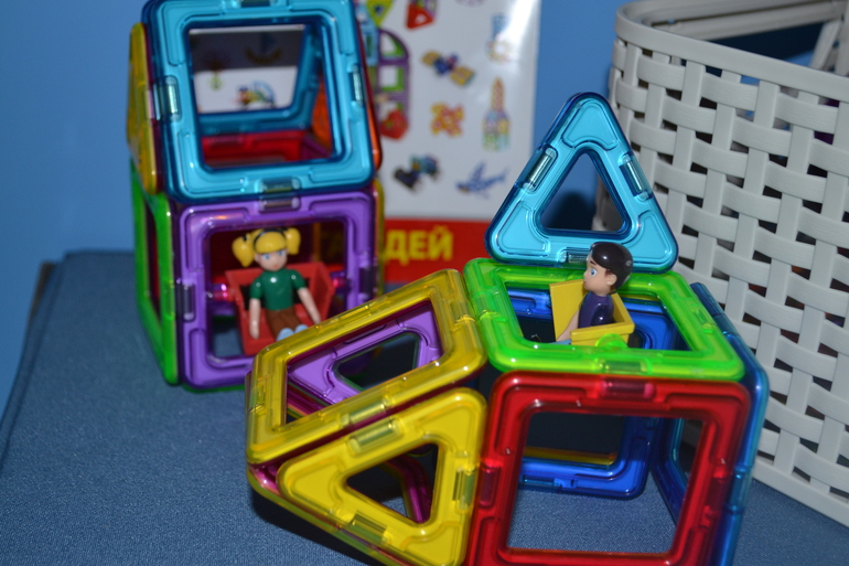 Любителям конструкторов посвящается .......