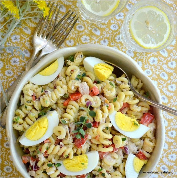 Макаронный салат с тунцом