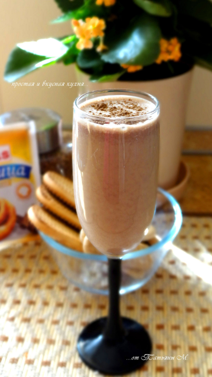 Холодный кофейно-шоколадный напиток с корицей