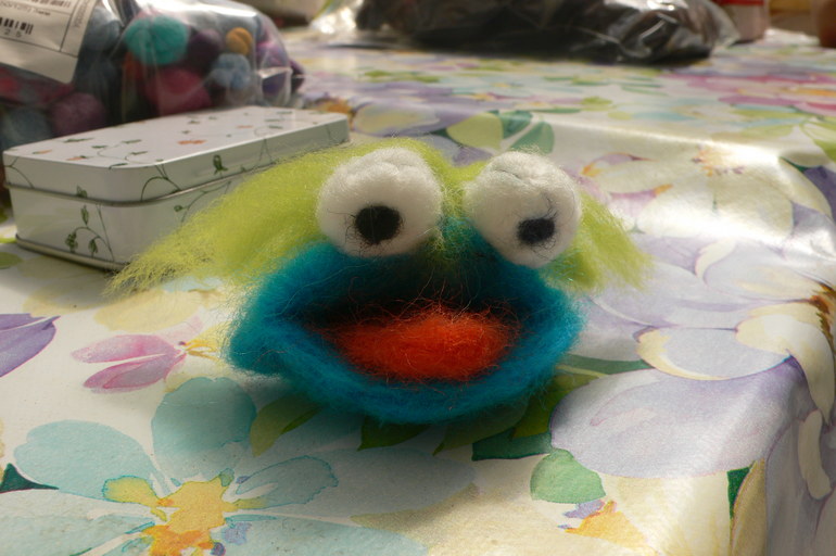 Детские работы из шерсти.