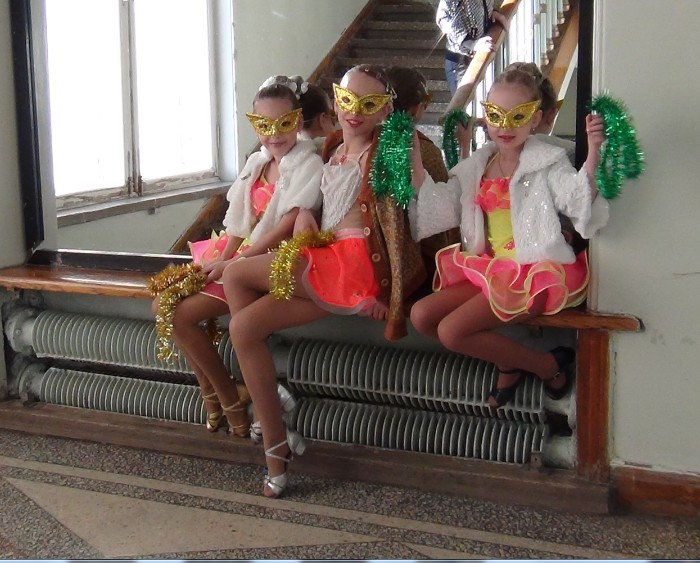 Любитель профессионал, не парикмахер.