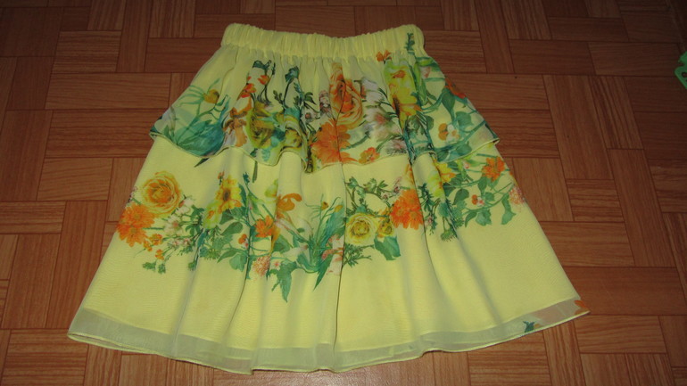 Юбок много не бывает))))