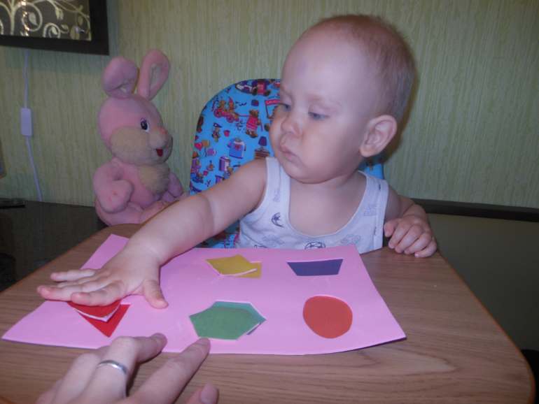 Наш самодельный геометрический сортер.