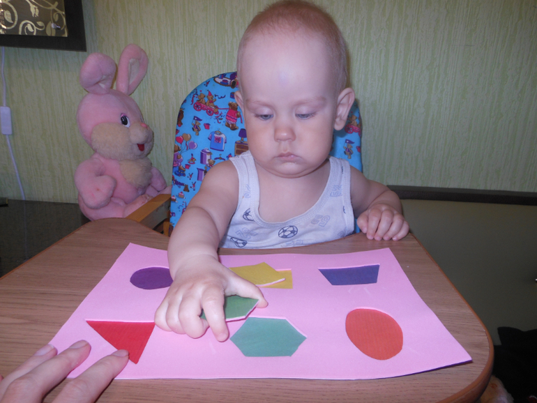 Наш самодельный геометрический сортер.