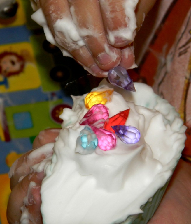 Пенная вечеринка:) Играем с пеной для бритья:)