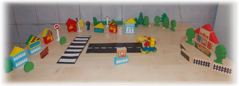 Лепим машинки и играем