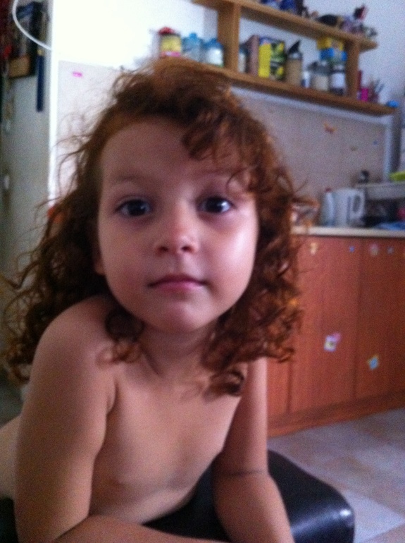 Покрасили волосы хной