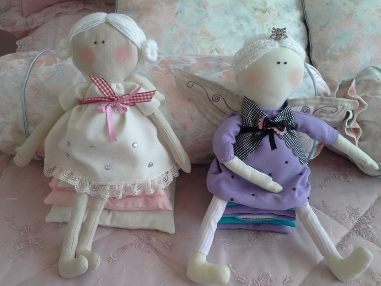 Одинаковые но такие разные....принцессы