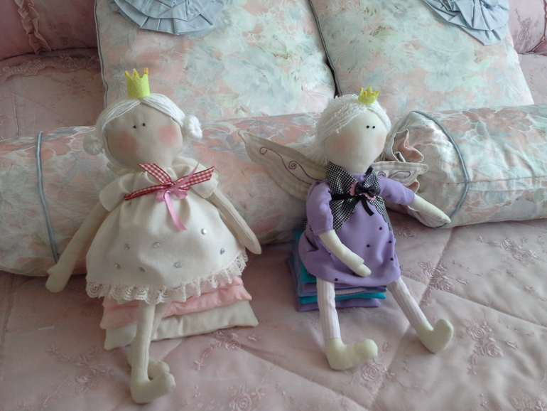 Одинаковые но такие разные....принцессы