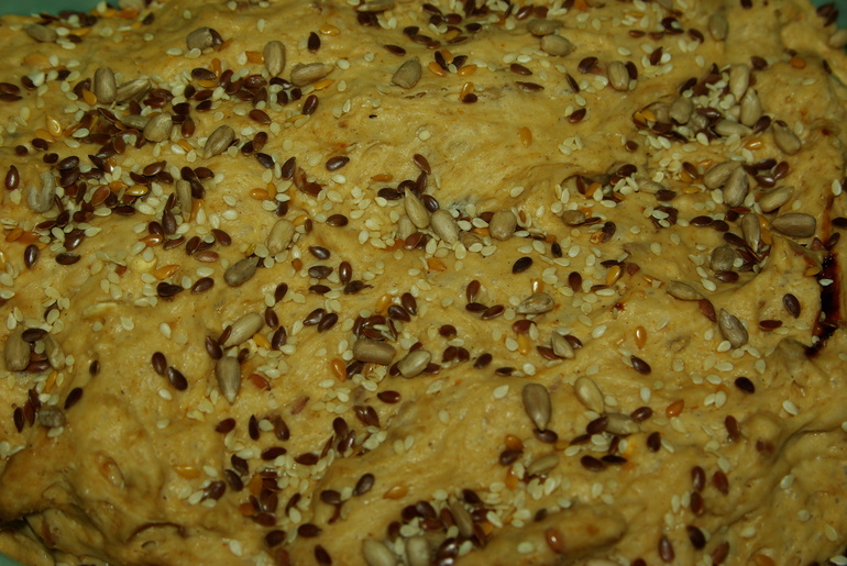 Печём злаковый хлеб)