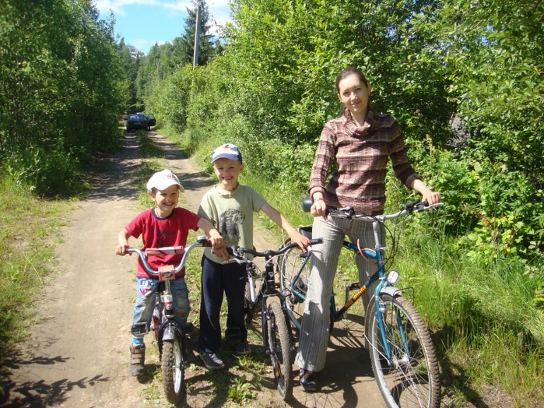 Мама, братик, я - спортивная семья!