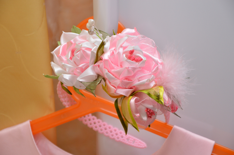 На выписку - малышке, маме и старшей дочке!)