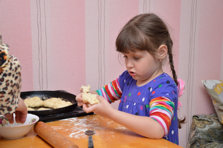 Хорошо у бабушки отдыхать.