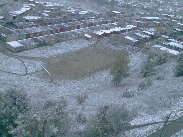 а из нашего окна