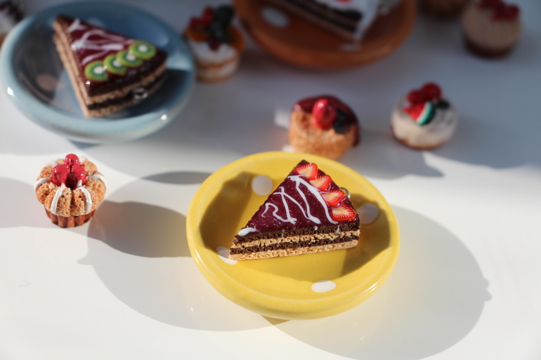 Сладости... много...