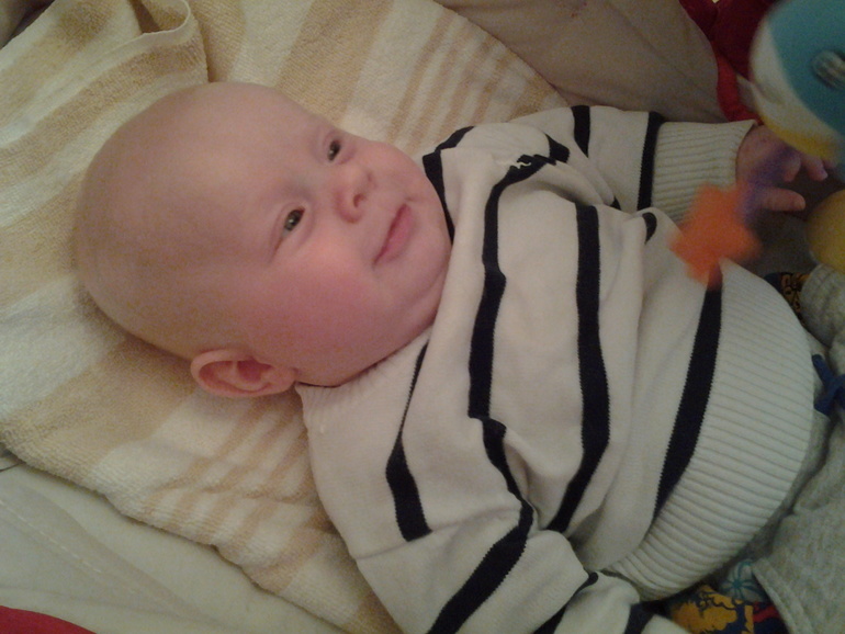 Мишутке 2 с половиной месяца