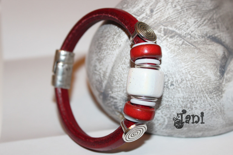 На красненькое потянуло:)