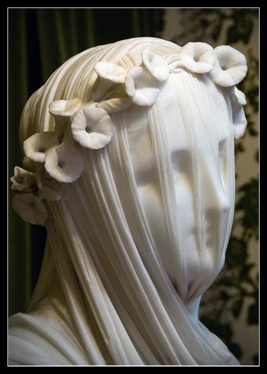 Окаменевшая вуаль и не только