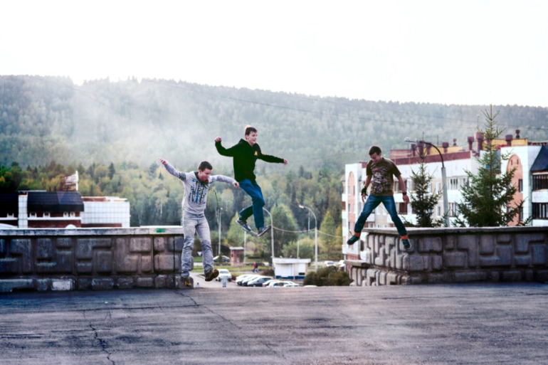 Старший сын с сотоварищами))