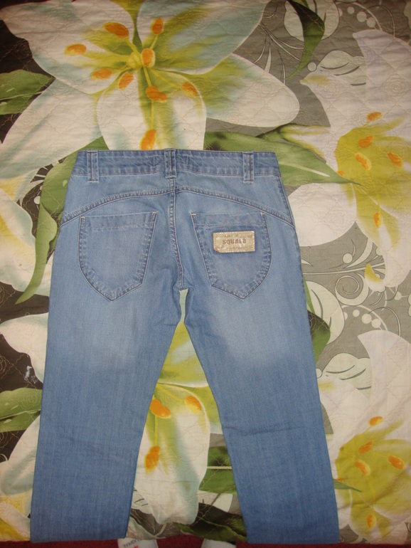 Джинсы на 28рр 500р
