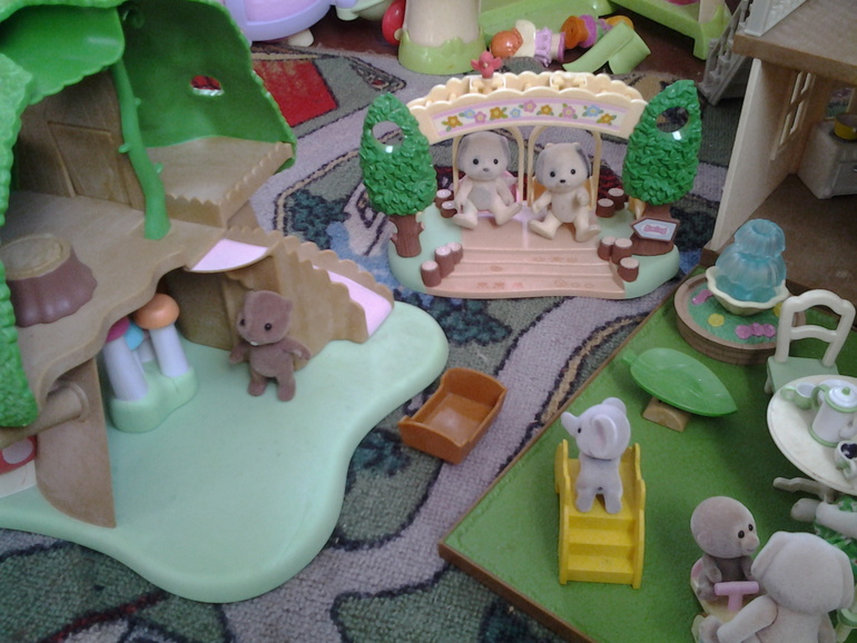 Наши новые качельки!