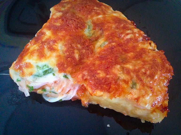 Пицца с солями,мацарелой и пармезаном!!!Наш обед!