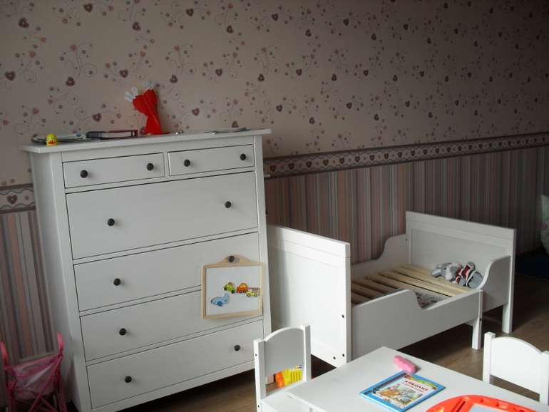 Помогите расставить мебель в детской!