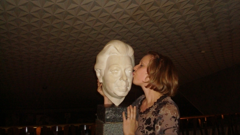 и смех,и слёзы,и любовь...