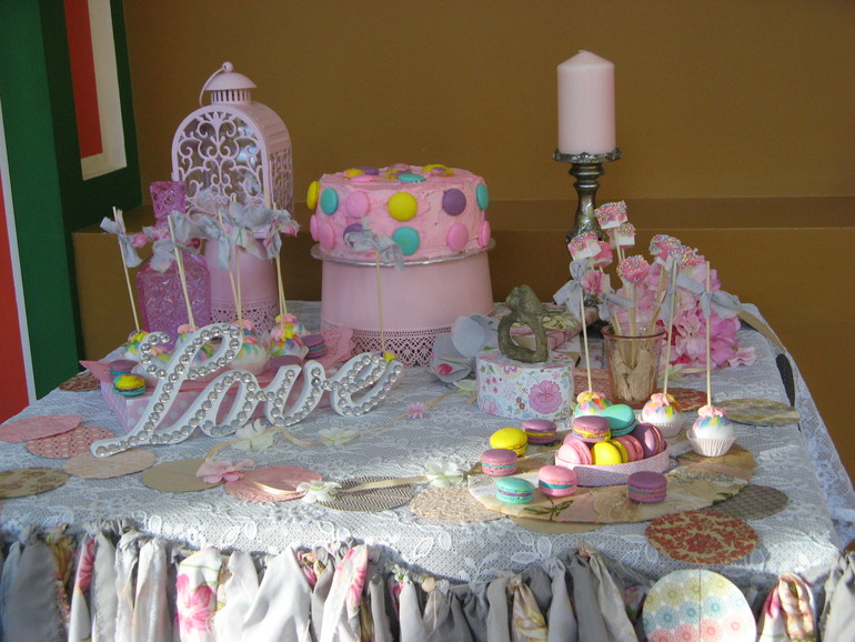 Исключительно талантливый дизайнер и кондитер - крайне рекомендую!