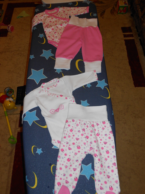 Наряд на выписку для двойняшек)