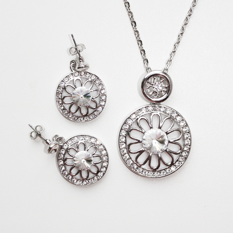 Красивым женщинам!