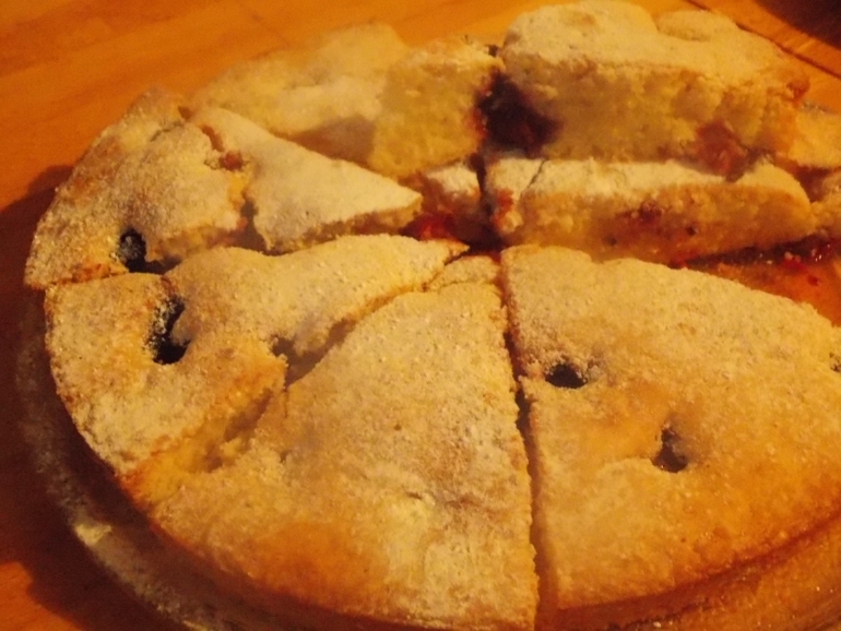 Пирог с ягодой