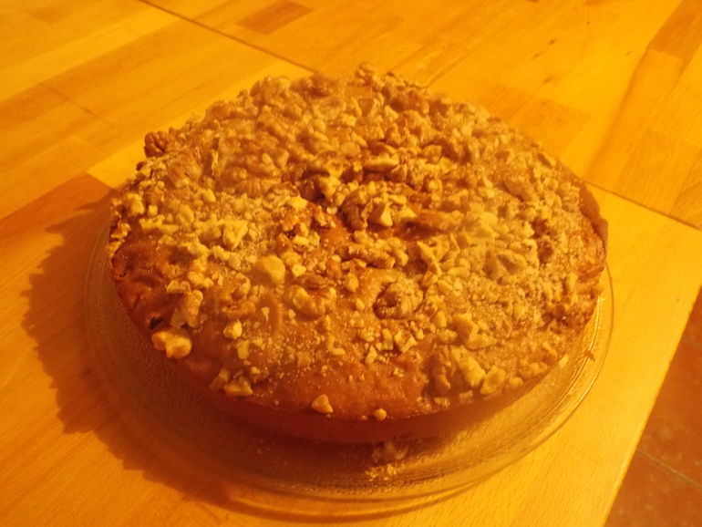 Коврижка медовая с изюмом и орехами