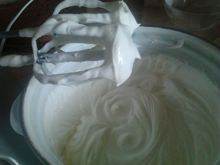 Мой первый опыт взбивания сливок.