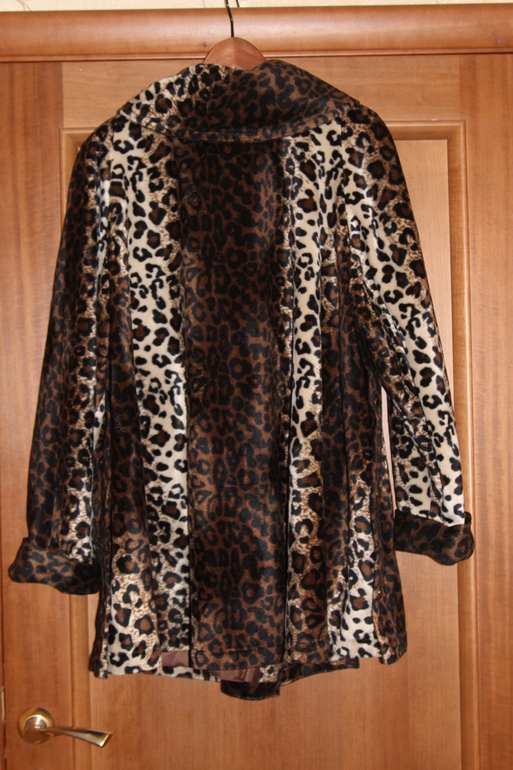 Продам женскую верхнюю одежду, размер 50 +