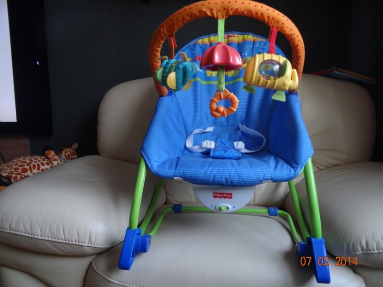 Fisher-Price кресло-качалка от 0 мес до 18 кг продам