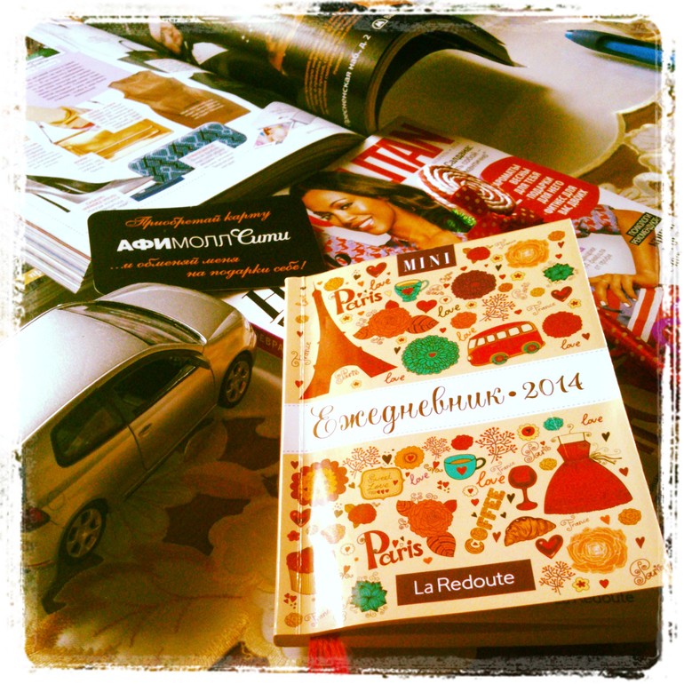 когда спит ребенок мой стол выглядит так!