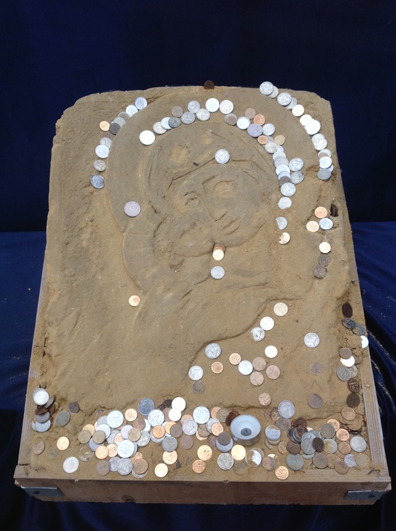 Выставка песчаных скульптур возле Храма Христа Спасителя