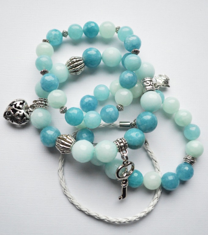 Красивые браслеты в подарок и себе любимой)