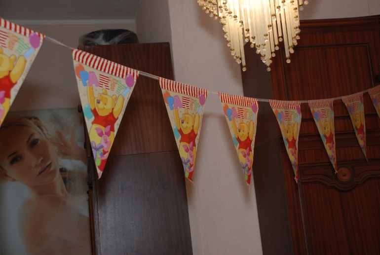 Продам набор для 1го Дня рождения в стиле Винни-Пуха. 700 руб.