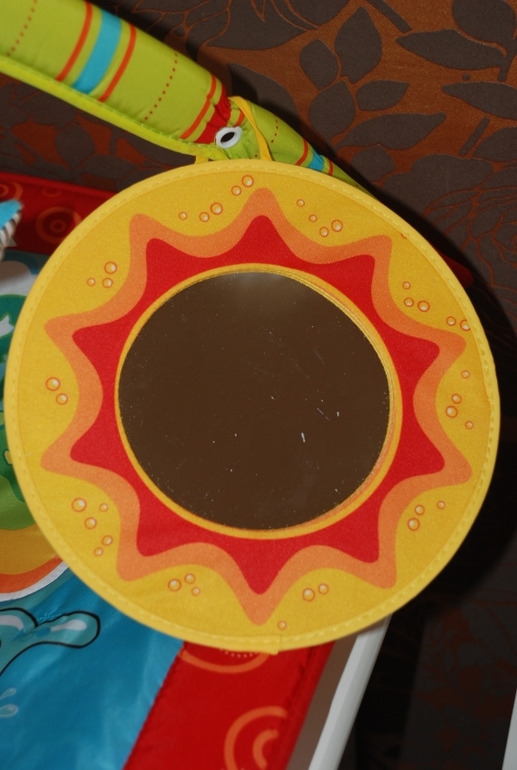 Развивающий коврик Tiny Love 1300 рублей