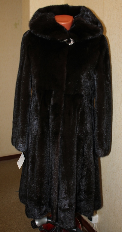 Шубка норочка0американка короткий ворс и очень густой подпушек...цена 65000р!!! -это спец-предложения, были по 88000р...