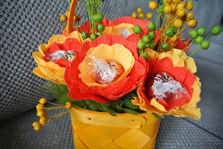 К 8 марта трудилась для знакомых! Делала подарки.