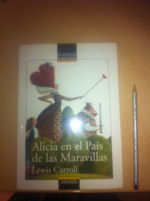 Alicia En El Pais De LAS Maravillas (Spanish Edition)