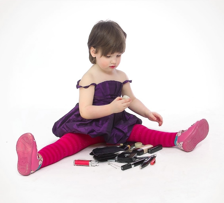 Выбрались в фотостудию или продам родину за косметику :)