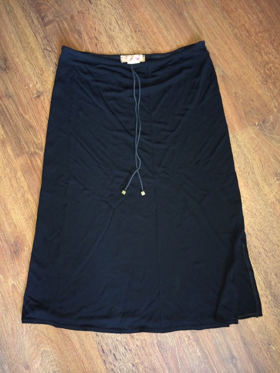 Одежда 42-44-46 новая и в идеале. Дешево.