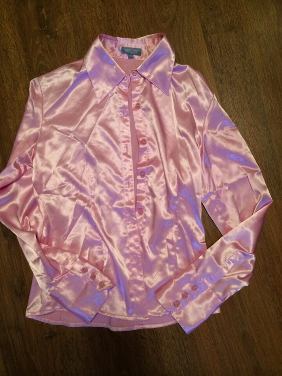 Одежда 42-44-46 новая и в идеале. Дешево.