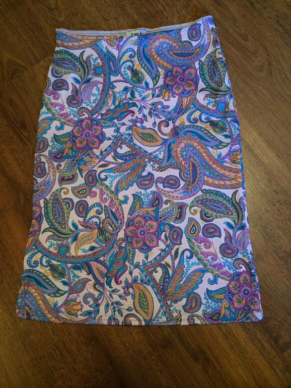 Одежда 42-44-46 новая и в идеале. Дешево.