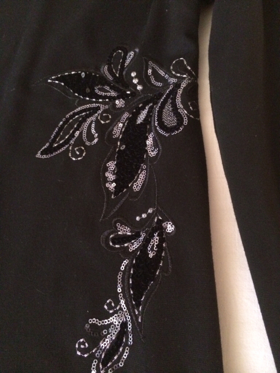 Одежда 42-44-46 новая и в идеале. Дешево.