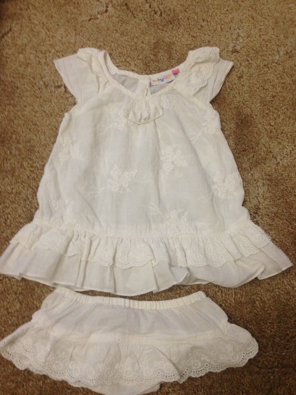 Продаю красивую одежду б/у для девочки от 0 до 12 месяцев.